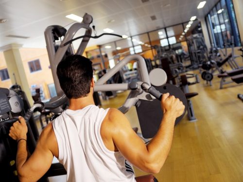 Blitz dei vigili urbani a Trapani, chiusa una palestra.