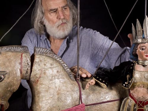 Mimmo Cuticchio racconta l’Iliade: i pupi siciliani vanno in scena con “L’ira di Achille”