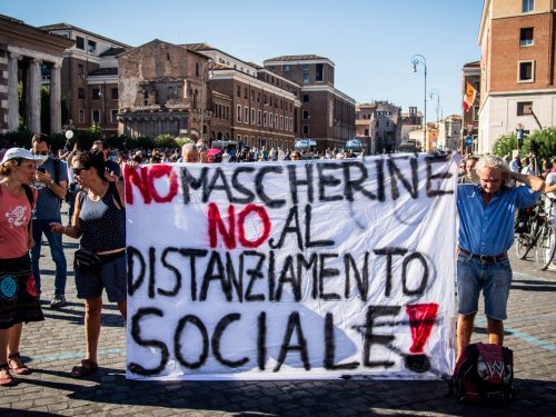 Se l’Italia subirà un nuovo lockdown sarà colpa di chi nega l’esistenza del virus