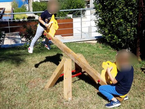 Istallati a Custonaci nuovi giochi per bambini: giacevano da anni “nascosti” in magazzino