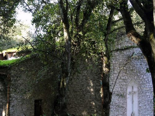 Crolla il tetto dell’ex Chiesa di S. Oliva a Erice. Era stata sede dell’UNESCO e di convegni culturali