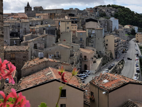 Geraci Siculo, gioiello delle Madonie, su Rai Tre, conquista il 3° posto tra “I borghi più belli d’Italia”